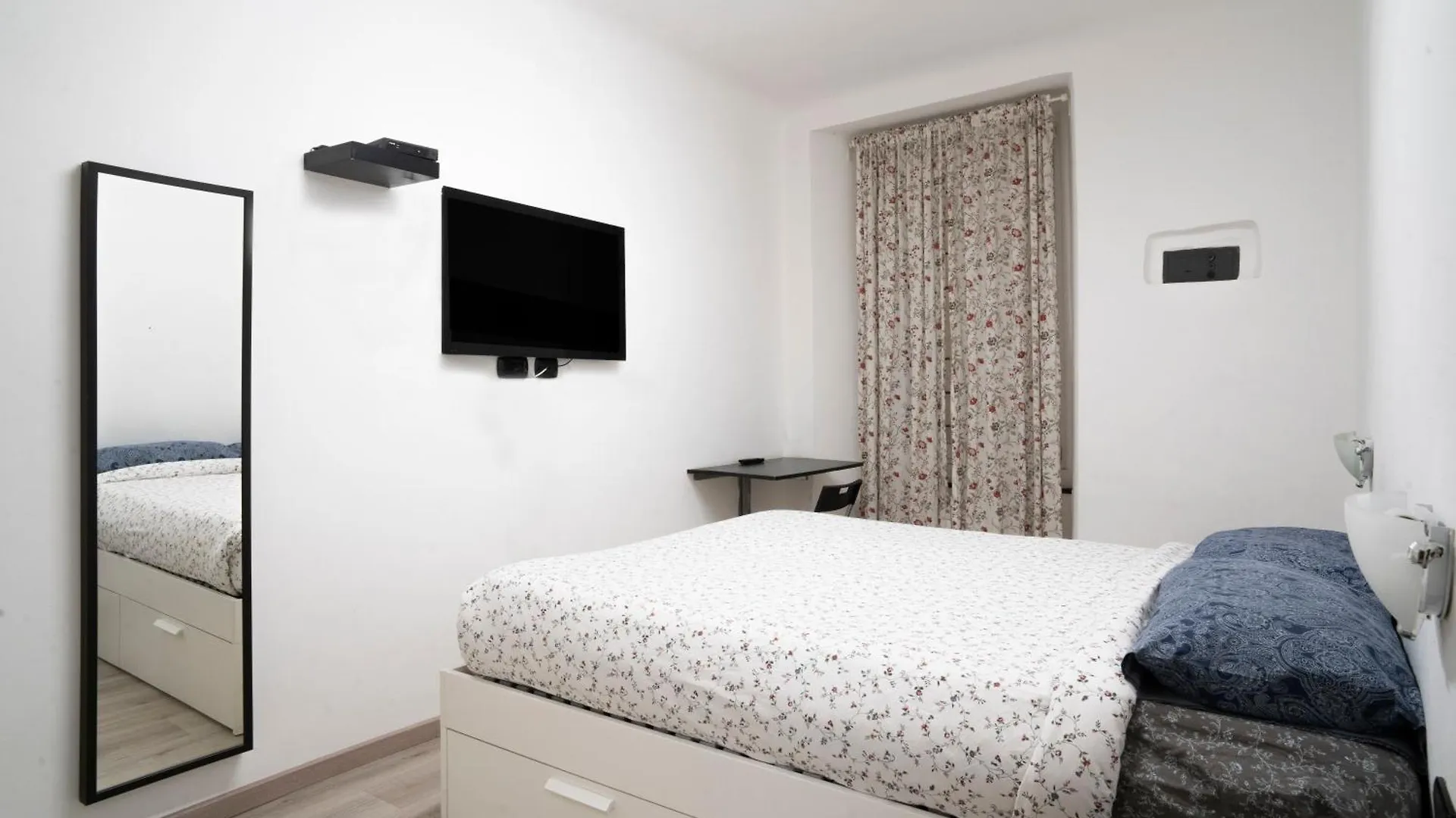 Houseingenoacenter Parking Apartment